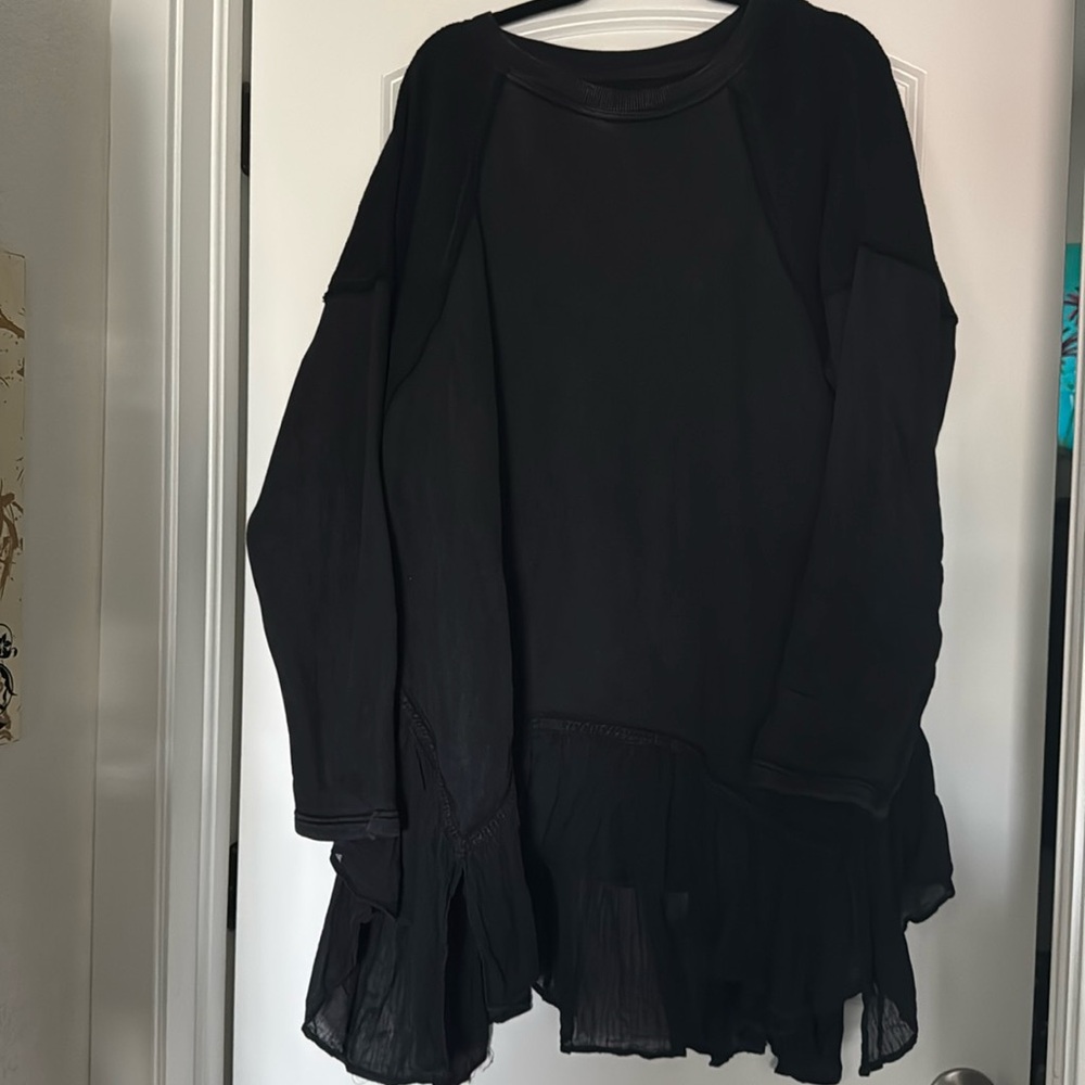 Stunning oversized black free people sweatshirt